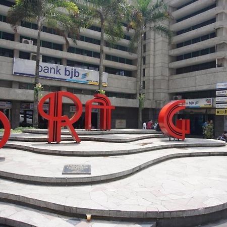 Raffleshom Hotel Bandung Dış mekan fotoğraf