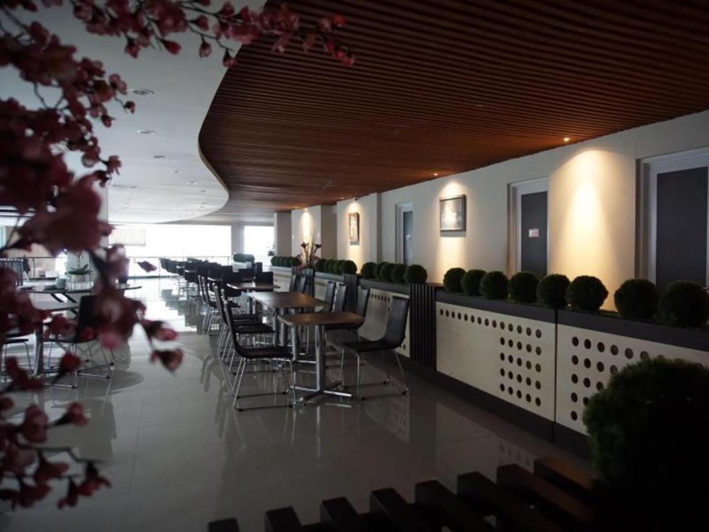 Raffleshom Hotel Bandung Dış mekan fotoğraf