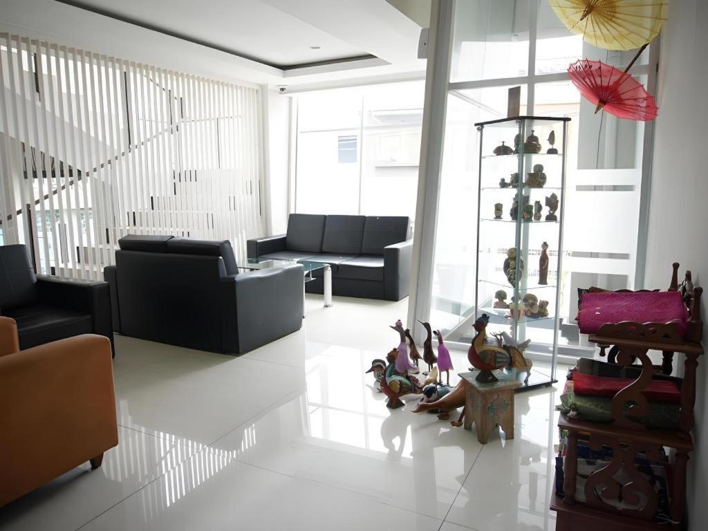 Raffleshom Hotel Bandung Dış mekan fotoğraf