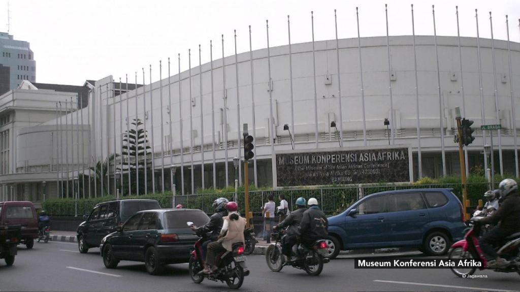 Raffleshom Hotel Bandung Dış mekan fotoğraf